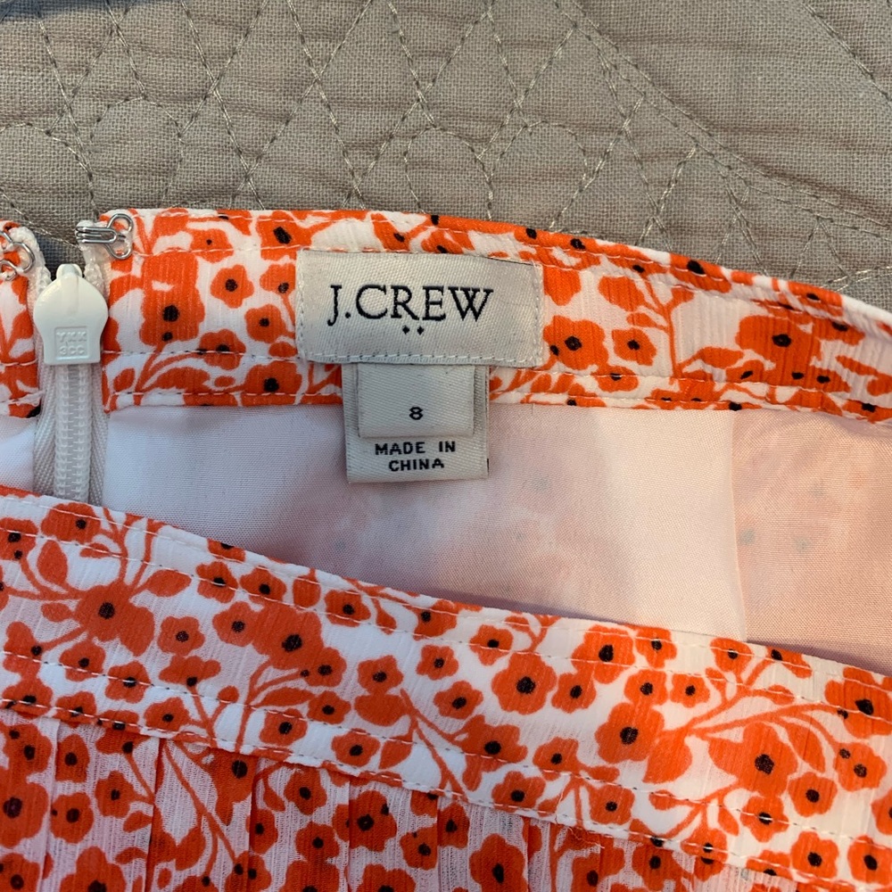 J Crew Skirt. Knee length. Size 8. Great used condition. - Picture 3 of 5